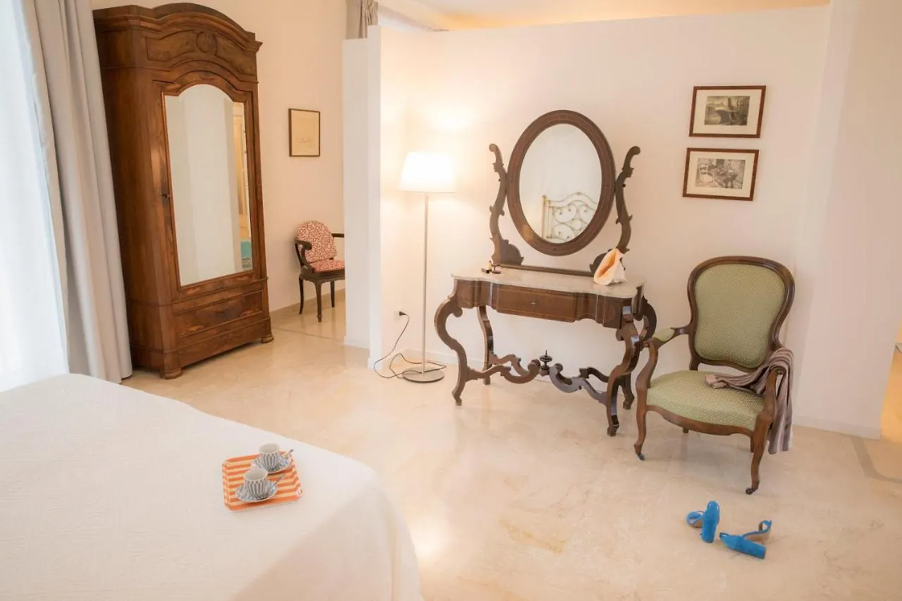 Residenza Lago Syracuse Apartment
