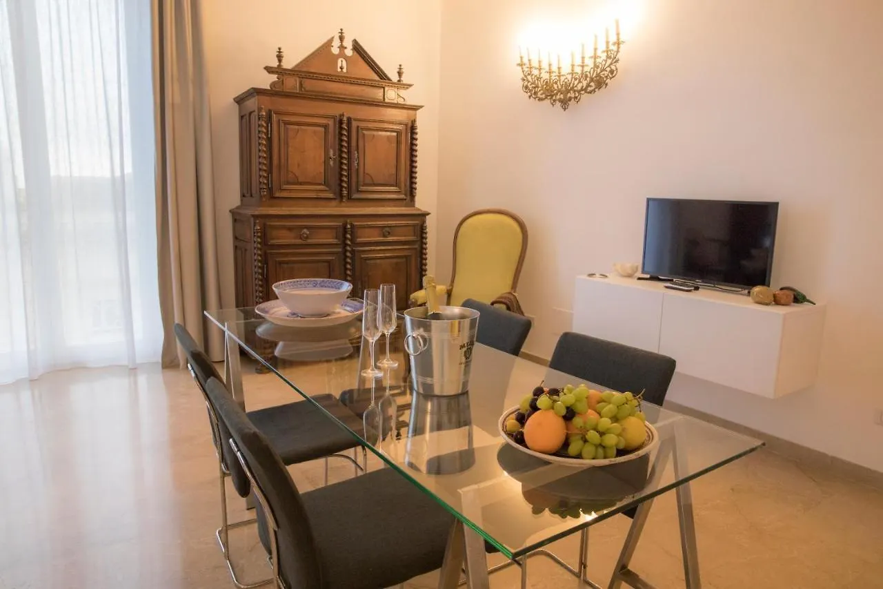 Residenza Lago Syracuse Apartment