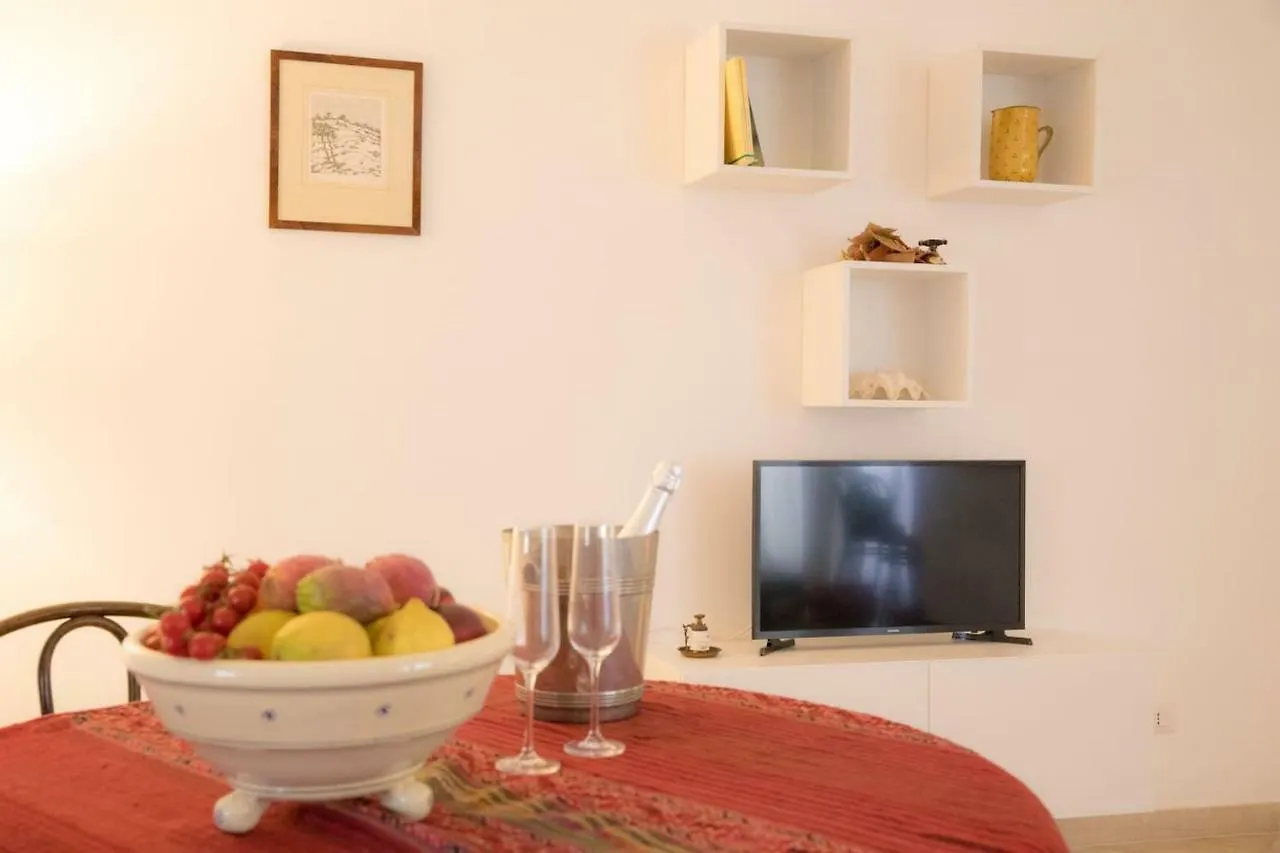 Residenza Lago Syracuse Apartment